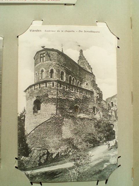 /Luxemburg/LU_Place_1900-1949_Vianden. Exterieur de la chapelle.jpg